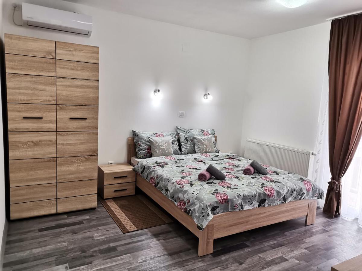 Apartmani "Marina" Otočac Zewnętrze zdjęcie