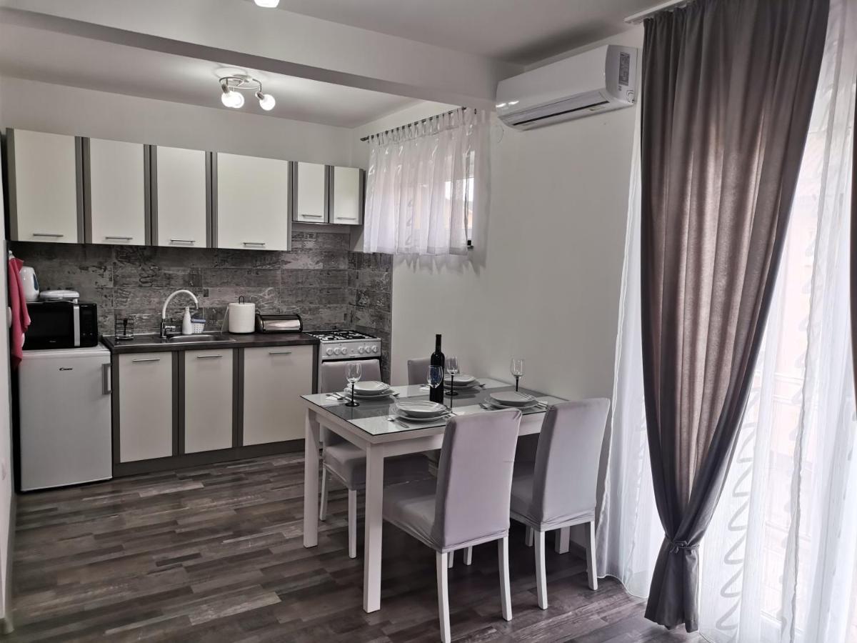 Apartmani "Marina" Otočac Zewnętrze zdjęcie