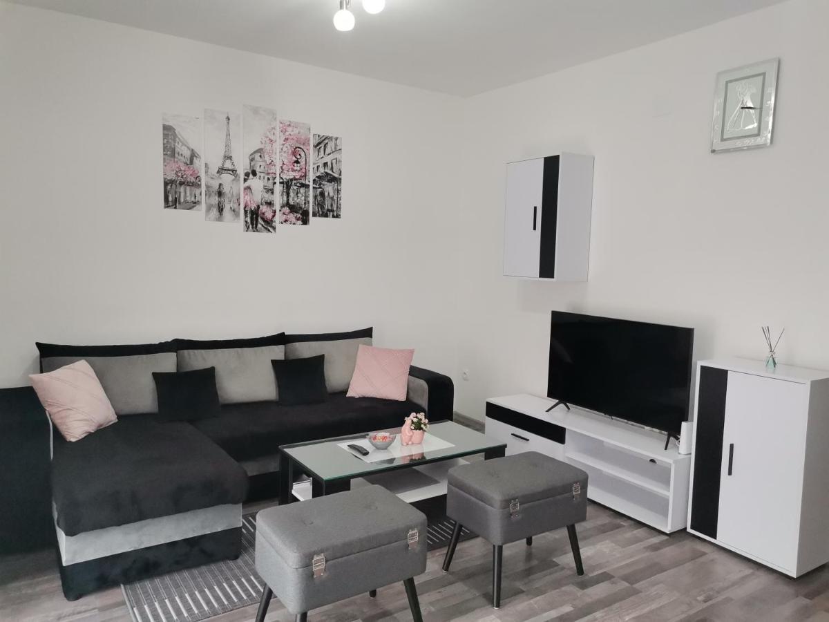 Apartmani "Marina" Otočac Zewnętrze zdjęcie