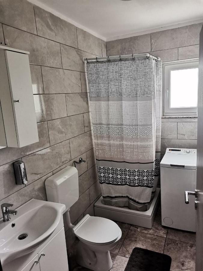 Apartmani "Marina" Otočac Zewnętrze zdjęcie