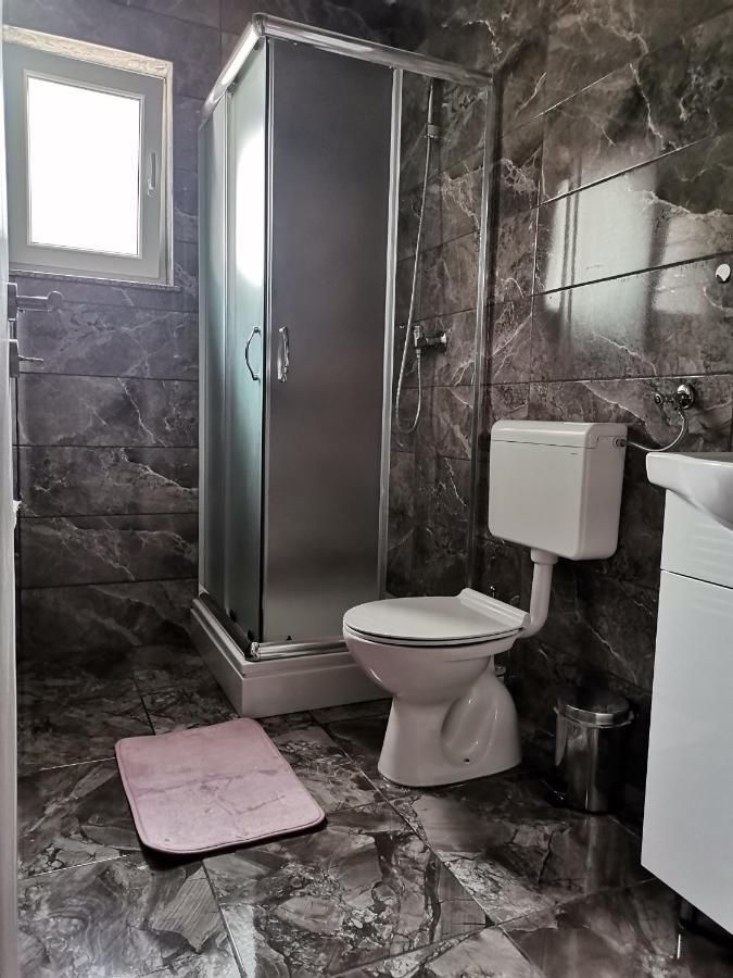 Apartmani "Marina" Otočac Zewnętrze zdjęcie